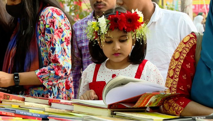 ডিসেম্বরেই হতে পারে অমর একুশে বইমেলা ২০২৬