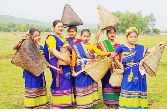 বিলুপ্তির পথে ক্ষুদ্র নৃগোষ্ঠী
