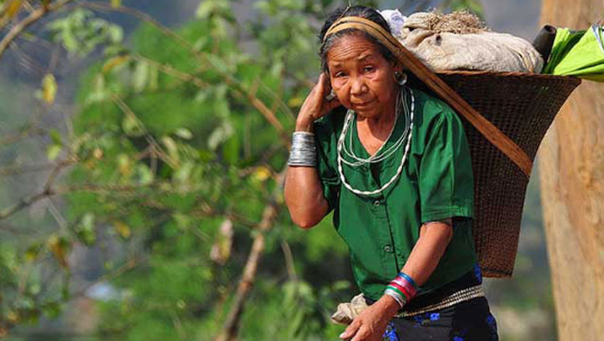 খাবারের জন্য অমানুষিক পরিশ্রমে টিকে থাকা বাংলাদেশের ক্ষুদ্র নৃগোষ্ঠী