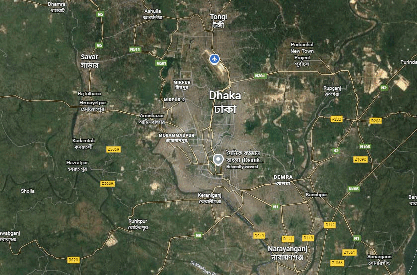 ঢাকা: এক নারীর অন্তহীন আলিঙ্গন