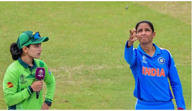 রেফারির ভুলে টস জিতে পাকিস্তান, বিস্মিত ক্রিকেটপ্রেমীরা