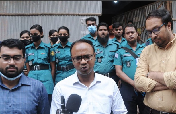 মিরপুরে রাজউকের অভিযান: তিন ভবনের নির্মাণকাজ বন্ধ, ৬ লাখ টাকা জরিমানা