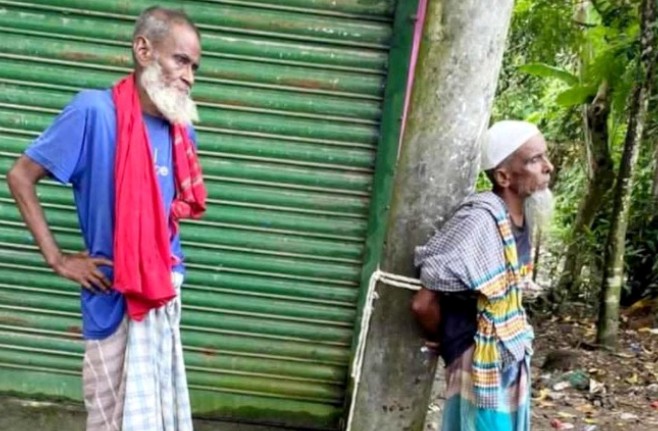 সুদের নির্যাতনে বৃদ্ধ খুঁটিতে বাঁধা, হৃদয়বিদারক ছবি