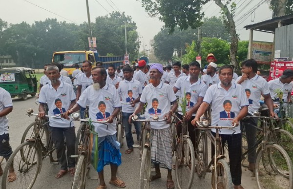 টাঙ্গাইলে বাইসাইকেল শোভায় উত্থানের ঢেউ