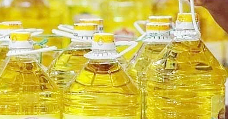 সয়াবিনের দাম লিটারে ৬ টাকা ও পাম তেলে ১৩ টাকা বেড়েছে