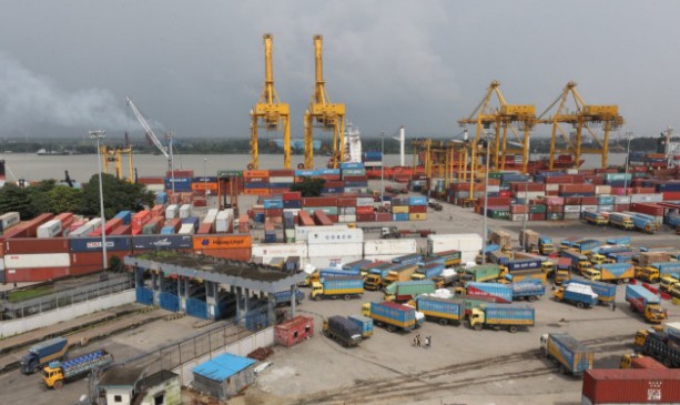 সব পক্ষের আপত্তির মুখে বর্ধিত ট্যারিফ কার্যকর করবে চট্টগ্রাম বন্দর কর্তৃপক্ষ