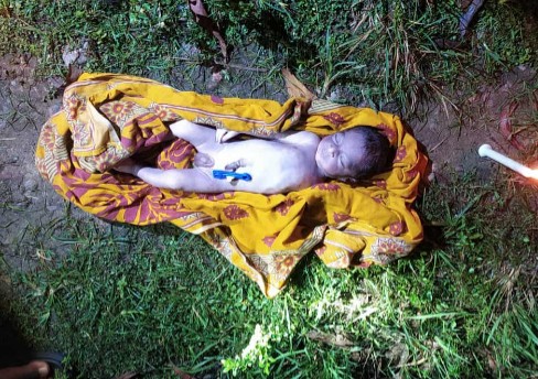 কসবায় নবজাতকের লাশে রেললাইন কাঁপল