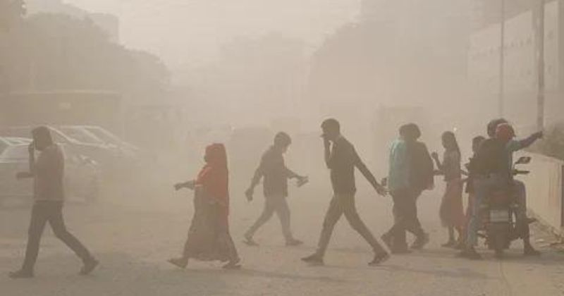বায়ুদূষণে আজ ঢাকার অবস্থান চতুর্থ, জানুন প্রথম কে?