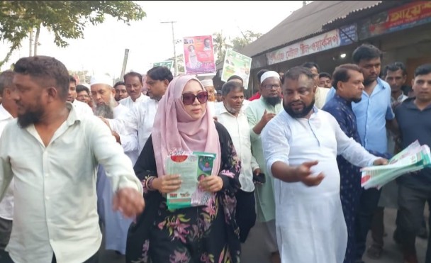 লাকসামে সামিরা আজিম দোলার ৩১ দফা প্রচার