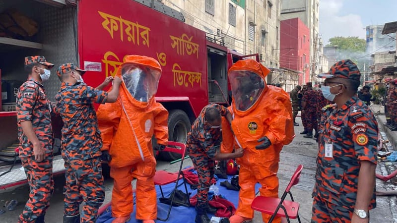 ২৩ ঘণ্টা পেরিয়ে রূপনগরে নেভেনি আগুন