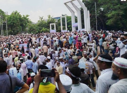 রাতেই শিক্ষকদের দাবি না মানলে দুপুরে যমুনা অভিমুখে পদযাত্রা  