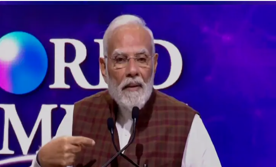 ৭৫ ঘণ্টায় ৩০৩ মাওবাদীর আত্মসমর্পণ, সন্ত্রাসমুক্ত ভারতের প্রতিশ্রুতি মোদির