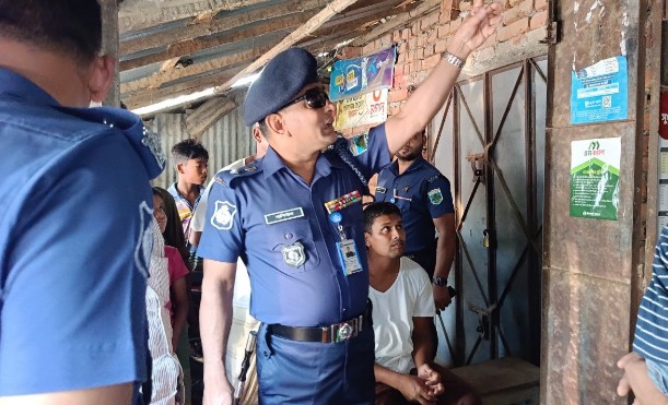 পোরশার রাতের অন্ধকারে ডাকাতির ছায়া: আতঙ্কের ফাঁদে বন্দি জীবন