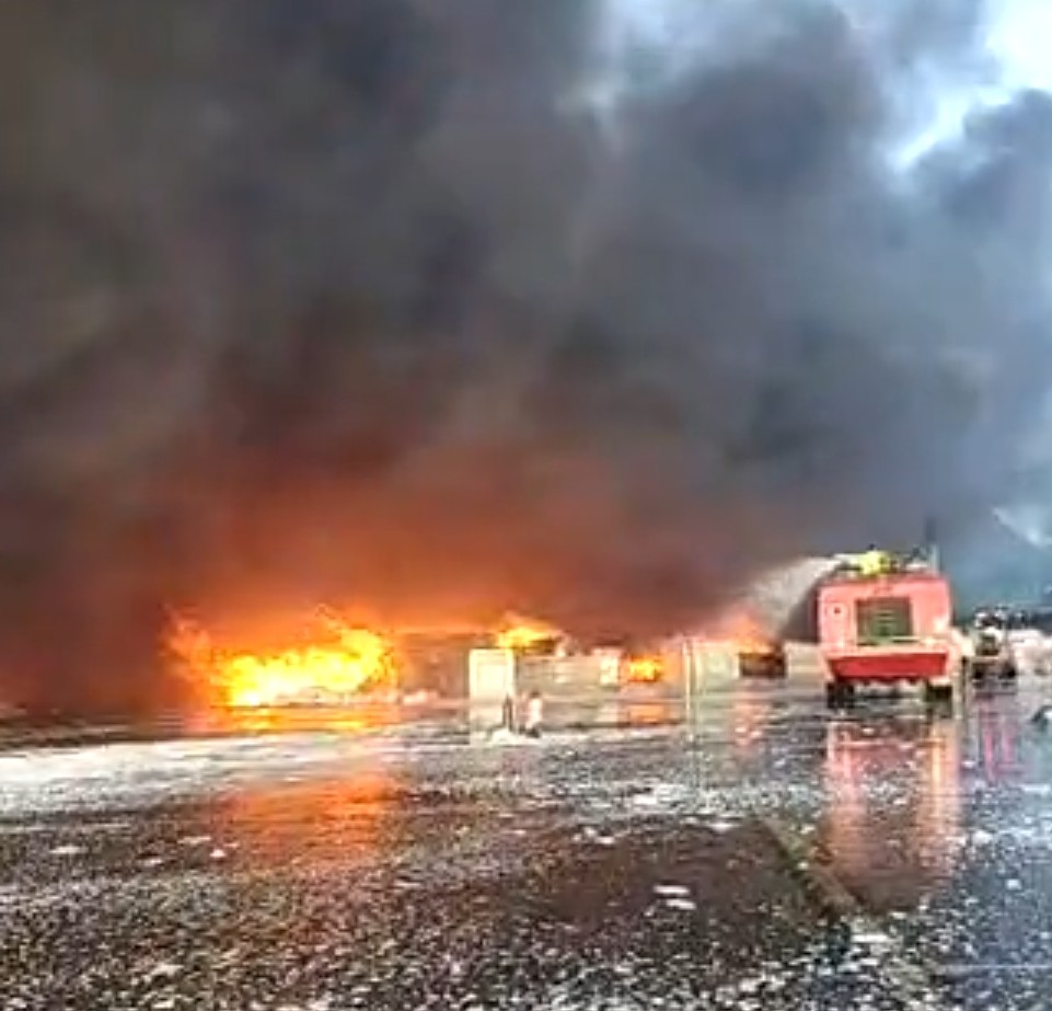 শাহজালাল আন্তর্জাতিক বিমানবন্দরের কার্গো ভিলেজে আগুন