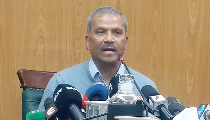 পাঁচ বছরের মধ্যে অর্ধেকের বেশি মামলার জট কমবে : আইন উপদেষ্টা