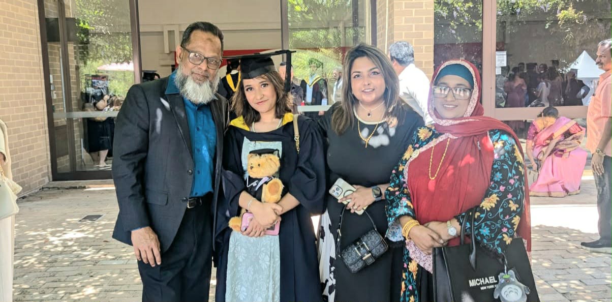 অস্ট্রেলিয়ার লা ট্রব ইউনিভার্সিটি থেকে গ্র্যাজুয়েশন অ্যাওয়ার্ড অর্জন করলেন সায়মা নওরিন