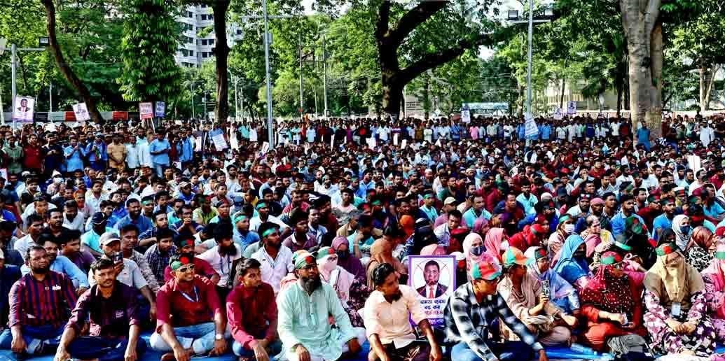 পল্লী বিদ্যুতে বরখাস্ত মিটার রিডারদের পুনর্বহালের আহ্বান