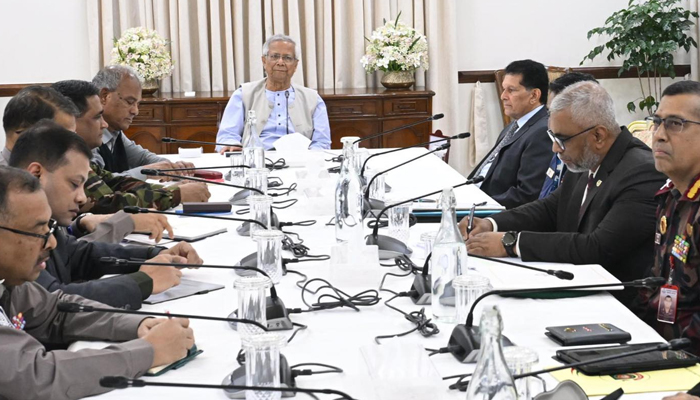 যেকোনো মূল্যে আইনশৃঙ্খলা পরিস্থিতি ঠিক রাখতে হবে : প্রধান উপদেষ্টা