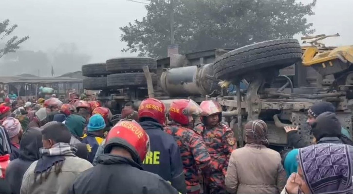 রাজশাহীতে ট্রাক উল্টে নিহত ৪