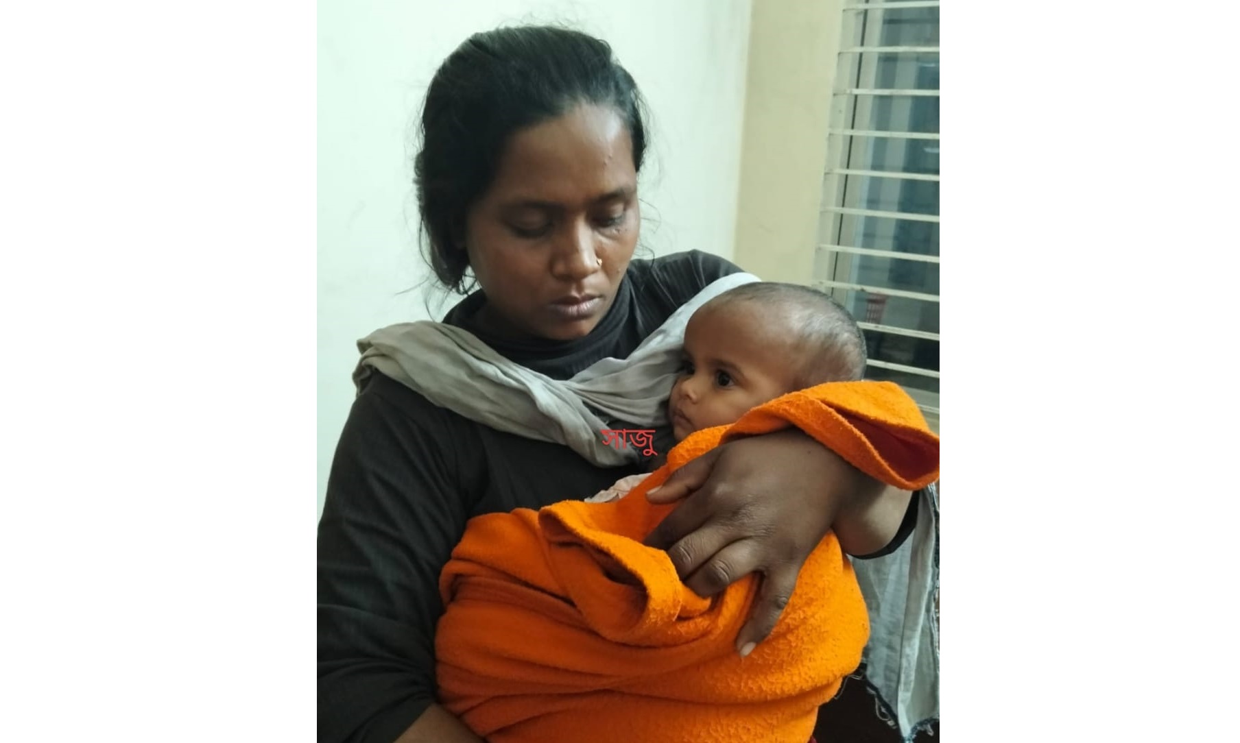 অবশেষে শিশুটি জীবিত উদ্ধার