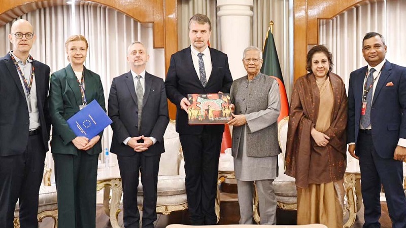 নির্বাচন ঘিরে যেকোনো পরিস্থিতি মোকাবেলায় আইন-শৃঙ্খলা বাহিনী প্রস্তুত : প্রধান উপদেষ্টা