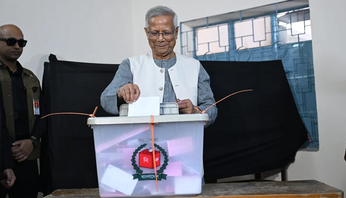 ভোট দিলেন প্রধান উপদেষ্টা