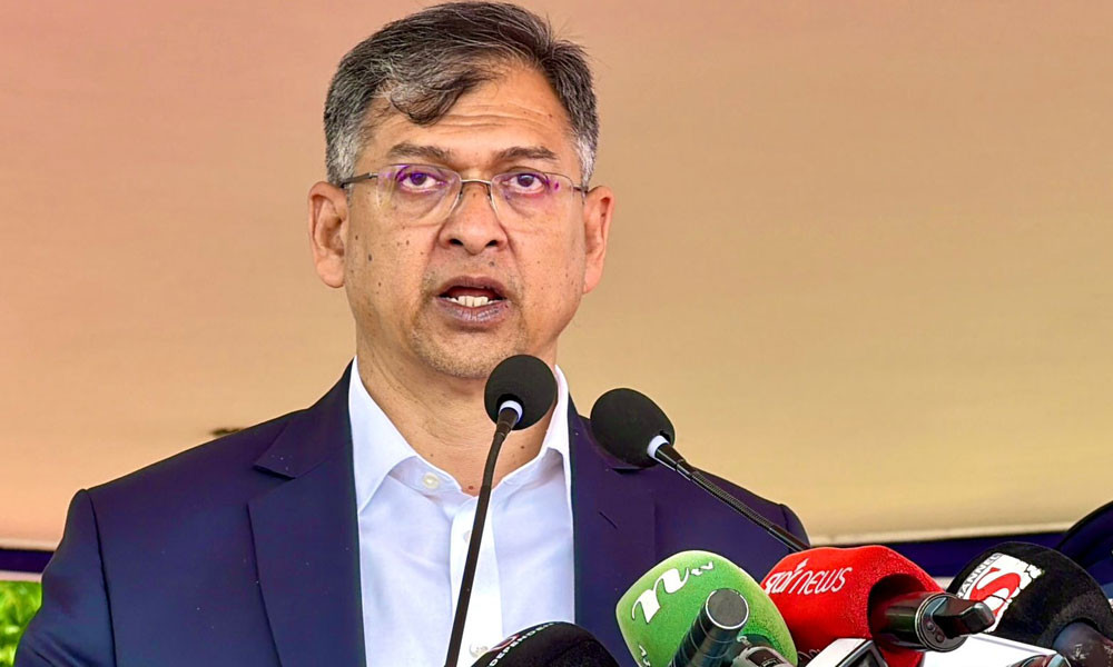 এই পোশাকে পুলিশ বাহিনী সন্তুষ্ট নয় : স্বরাষ্ট্রমন্ত্রী