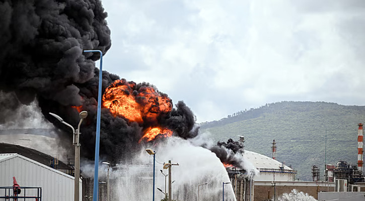 ইসফাহানে গোলাবারুদের ডিপোয় মার্কিন ‘বাংকার বাস্টার’ হামলা