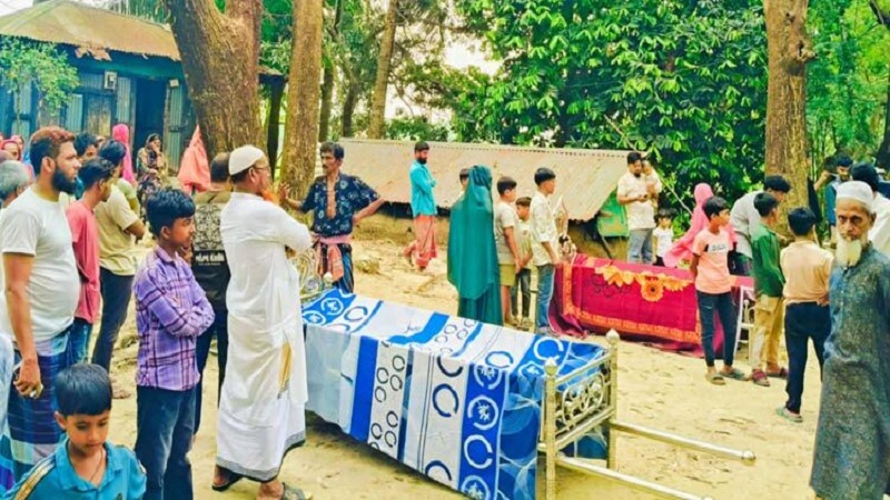 কুমিল্লায় সড়ক দুর্ঘটনায় নিহত ৪