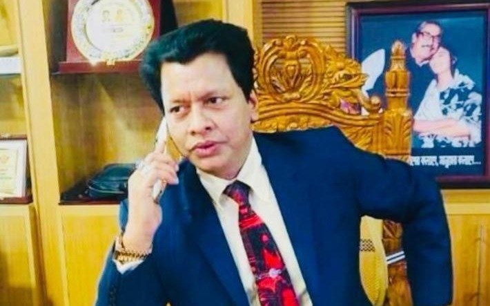 সংবাদে তোলপাড়: দেশ ছাড়তে গিয়ে আন্ডা রফিক উধাও, রূপগঞ্জে গ্রেফতার দাবিতে বিক্ষোভ