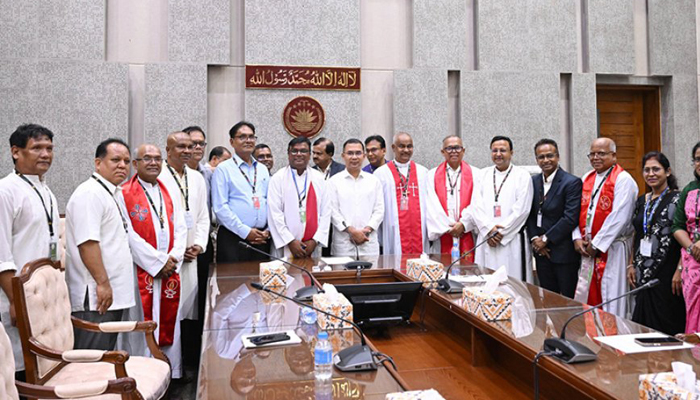 সরকার সব ধর্মের মানুষকে একচোখে দেখতে চায়: প্রধানমন্ত্রী