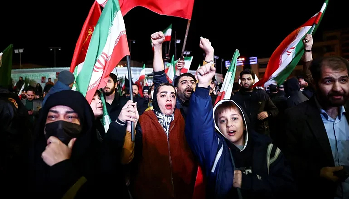 যুদ্ধে ‘ঐতিহাসিক বিজয়’ অর্জনের দাবি ইরানের