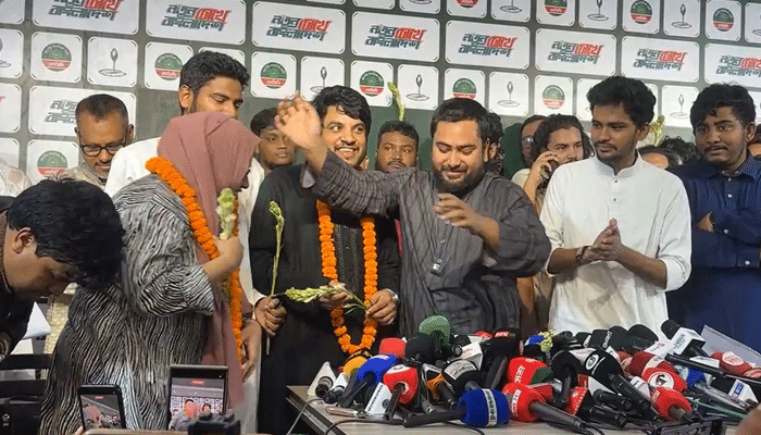 এনসিপিতে জুলাই আন্দোলনের ৩০ জনের যোগদান