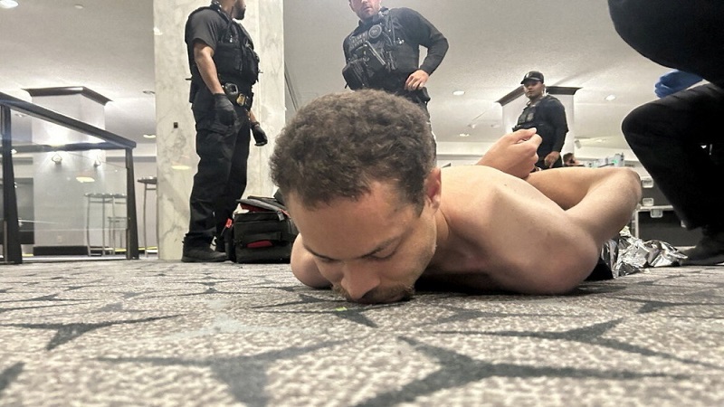 অতিথি সেজে ট্রাম্পকে হত্যার অপেক্ষায় ছিলেন শিক্ষক অ্যালেন