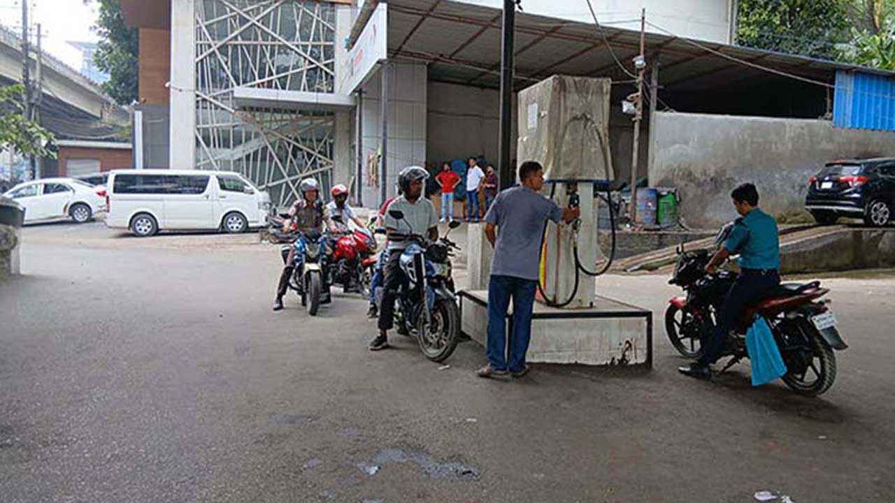 দীর্ঘ সারি নেই পাম্পগুলোতে, সংকট উধাও