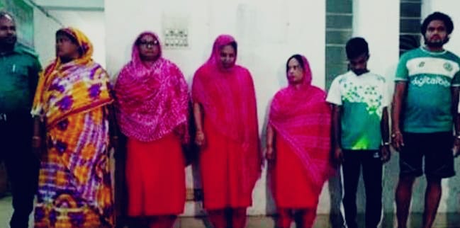 টঙ্গীতে ডিবির ওপর হামলা ব্যর্থ: সাউন্ড গ্রেনেটে ছত্রভঙ্গ, আটক ৭